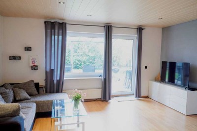 Helle 2-Zimmer-Eigentumswohnung im Erdgeschoss mit überdachter Terrasse und Garage