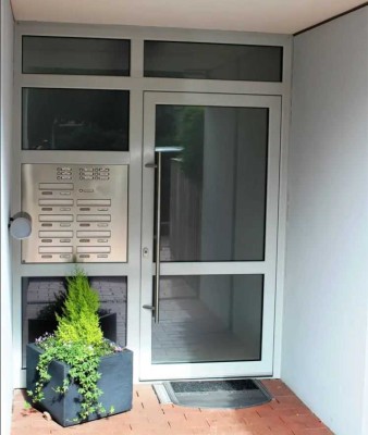 Schöne 2,5 Zimmer Wohnung mit EBK, Balkon und Stellplatz - Sachsenhausen –  von Privat