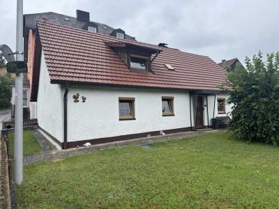Nettes sanierungsbedürftiges EFH in Undorf