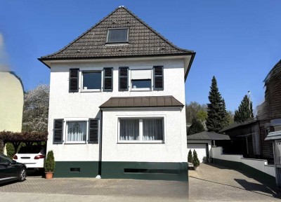 Stilvolles Einfamilienhaus mit integrierter Praxis II Wohnen und Arbeiten unter einem Dach