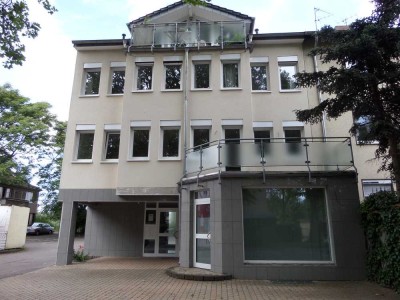 Köln-Braunsfeld, junges Vierfamilienhaus mit Stellplätze