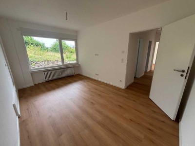Erstbezug nach Modernisierung: Exklusive 2-Zimmer-EG-Wohnung mit großem Garten und Terrasse