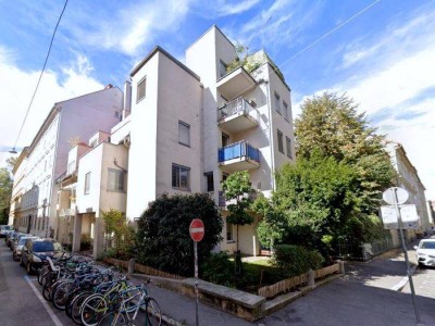 GEIDORF: Ruhiger 1 ZIMMER-Neubau, neue Einbauküche, Bad mit Dusche und WC, Lift, bei der KF-Uni!