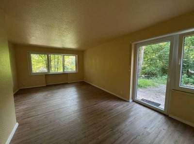 Frisch renovierte 1-Zimmer-Gartenwohnung am Waldrand – mit Einbauküche & nicht einsehbarem Garten!