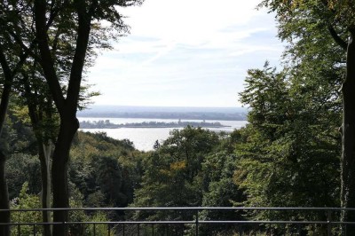 ***HAMBURG-BLANKENESE, TRAUMHAFTE MAISONETTEWOHNUNG MIT ELBBLICK ZU VERMIETEN***