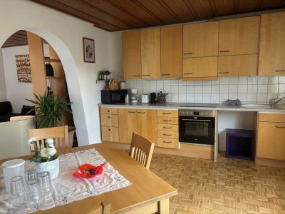 Kurzzeitmiete: Möblierte, moderne und helle 3 Zimmer Wohnung von 11/25 bis max. 04/26