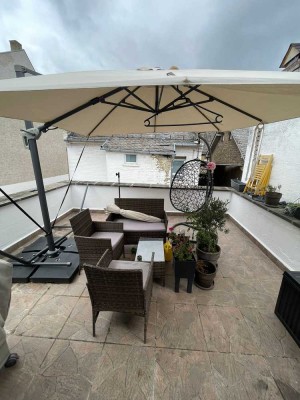 Gemütliche 3-Zimmer-Wohnung mit 22m2 Dachterasse in Weisenau