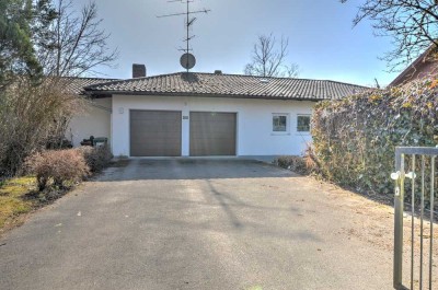 BRUNNTHAL-HOFOLDING: BUNGALOW MIT EINLIEGERBEREICH!