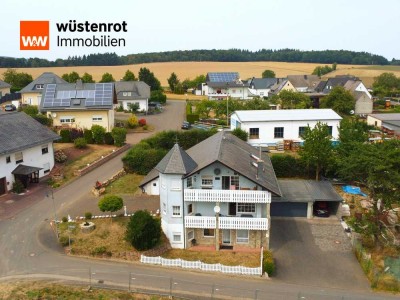 Charaktervolles Dreiparteienhaus mit Turm in Bollenbach! Eigennutz und/oder Kapitalanlage auf 285m²