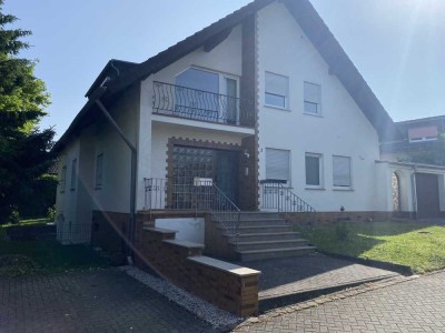 Ruhige 3ZKB Erdgeschosswohnung mit neuer Heizung und eigenem Garten in Grafschaft-Holzweiler