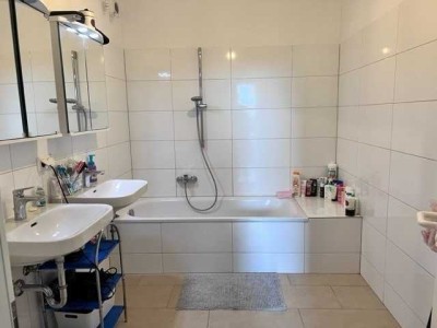4-Zimmer-Wohnung mit Balkon und EBK in Dietzenbach