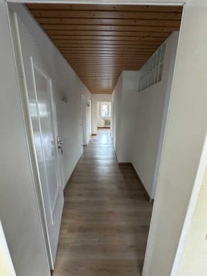 Helle 4-Zimmer-Wohnung mit Balkon in Rutesheim