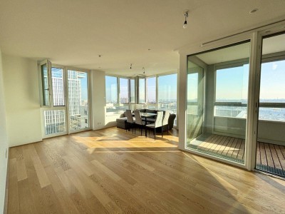 VIENNA TWENTYTWO Living I U-Bahn-Station KAGRAN U1 I Stilvolle Wohnung mit Loggia I Rooftop POOL &amp; SAUNA I Fitnessraum