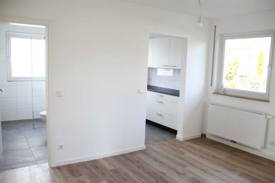 Geschmackvolle Wohnung mit dreieinhalb Zimmern sowie Balkon und Einbauküche in Ditzingen