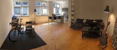 Großzügige, moderne 2- Zimmer-Wohnung in top saniertem Altbau!!