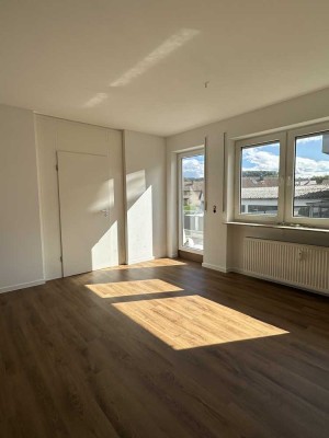 Schöne 4-Zimmer Wohnung mit Balkon in Essingen