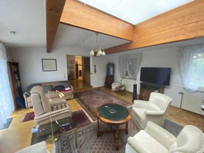 lichtdurchflutete 2,5 Zi-Wohnung mit Terrasse