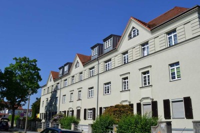 Besonderer Wohnflair - 3-Zi-DG mit Balkon, Garten*