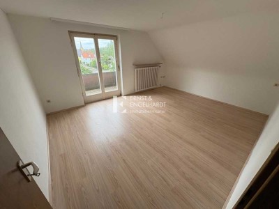 Gepflegte 2-Zimmer-Wohnung mit großem Balkon zu vermieten