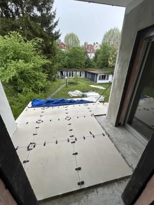 Helle 3-Zimmer-Altbauwohnung mit offener Wohnküche & Balkon – zentral in Durlach, bezugsfrei 01.06.