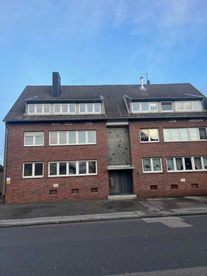 +Renovierte 4 Zimmer-Wohnung mit ca. 84 QM und Garage-