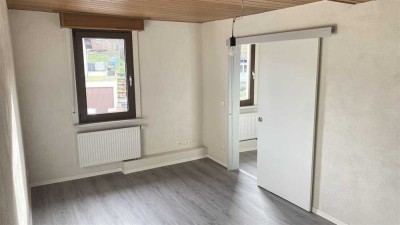 Mayence-Immobilien: Neu saniert! Schöne kleine DHH mit Terrasse in Rümmelsheim!!!