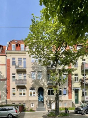 4 Zi-Wohnung mit Balkon u. Gartennutzung in der Brühlervorstadt