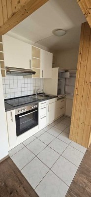 Sonnige 1-Raum-Wohnung mit Balkon und Einbauküche in Tettnang