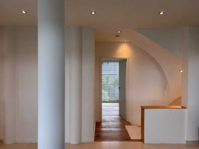 Gehobene 3-Zimmer-Wohnung, wunderbare ruhige Lage, Flughafennähe