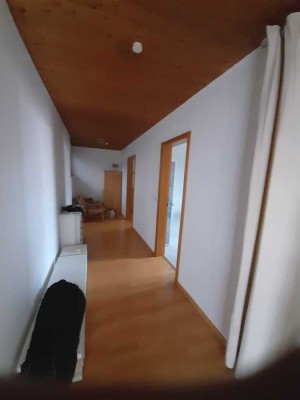 Große Dachgeschoß- Wohnung im Zentrum in Kirchheim-Teck zu vermieten.
