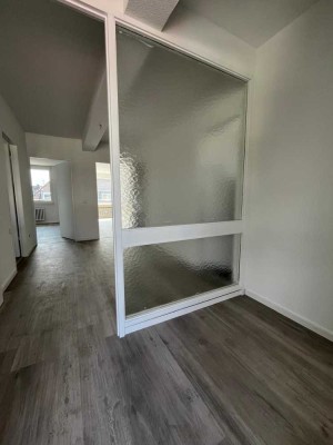Bezugsfrei 01.08. - Sanierte 3-Zimmer Wohnung mit Balkon!