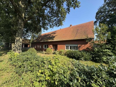 Ländlich gelegenes Bauernhaus mit vielseitigem Entwicklungspotenzial