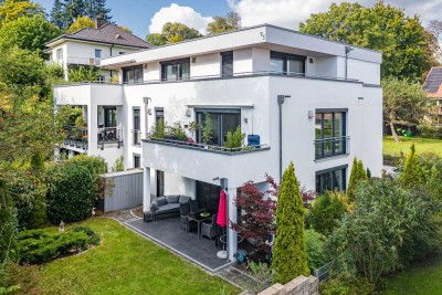 Moderne 3-Zimmer-Gartenwohnung in Starnberg
Ruhige Lage, Seenähe, Tiefgarage