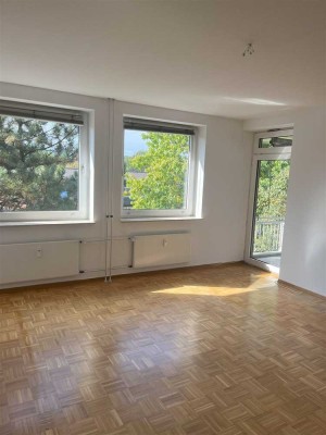 Sehr schöne 2 Zimmer- Wohnung mit herrlichen Ausblick ins Grüne