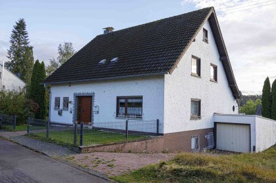 Geräumiges, preiswertes Einfamilienhaus mit Einliegerwohnung in Neitersen