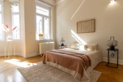 Schöner Wohnen in Uerdingen: Stilvoll sanierte Altbauwohnung mit Einbauküche, Privatgarten & Garage