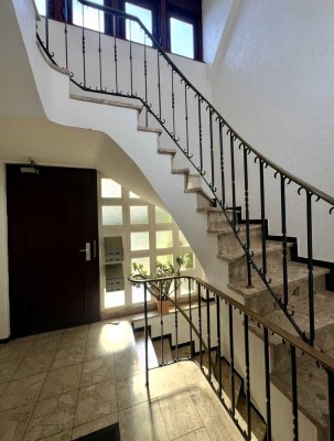 Attraktive, frisch renovierte 4-Zimmer-Wohnung mit Garten, Garage und Stellplatz – sofort bezugsfrei