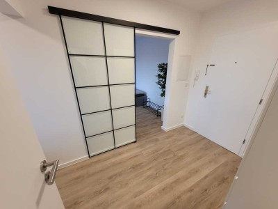 Erstbezug nach Sanierung: Schöne 3-Zimmer Wohnung mit Balkon und Einbauküche