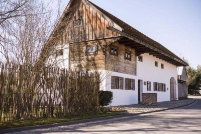 Immobilie für Liebhaber: Denkmalgeschütztes Bauernhaus in Allershausen