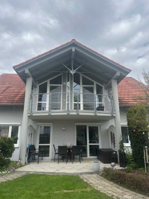 Helle, sonnige 4,5-Zimmer-Wohnung mit Balkon und Gartenblick in Schemmerhofen