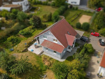 Weyhers: Neuwertiges KfW-Effizienzhaus mit traumhaftem Garten für die ganze Familie