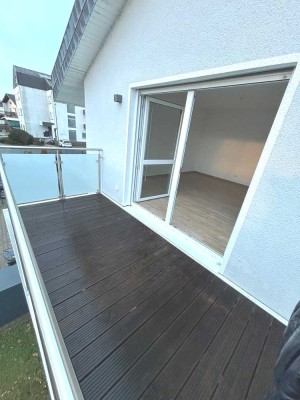 Nachmieter gesucht! Für schöne, geräumige und sanierte 2,5-Zimmer-OG-Wohnung mit Balkon in Nauheim