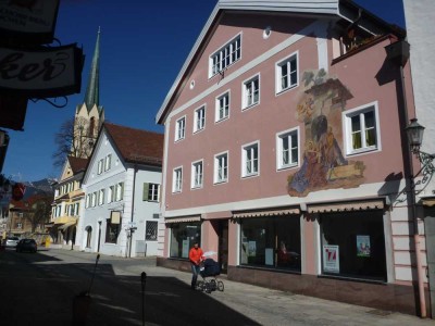 Wohnen wo andere Urlaub machen - 3-Zi.-Wo im Herzen v. historischen Partenkirchen mit Einbauküche