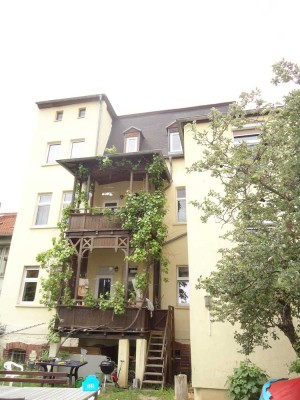 große 5-Raum-Wohnung mit Balkon und Gartennutzung