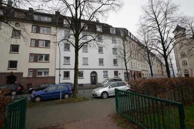 Schöne, frisch renovierte, 2-Zimmer Wohnung mit großer Wohnküche