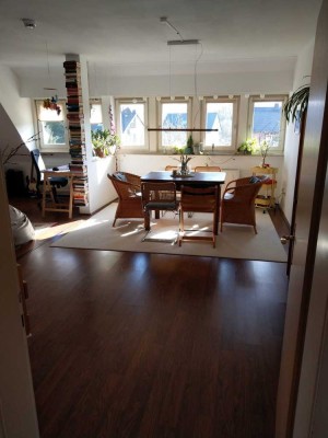 Schöne DG-Wohnung Nähe Meierteich