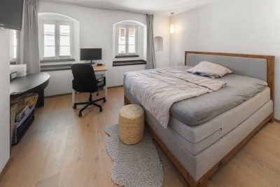 Lebensqualität pur – Bezugsfreie 3-Zimmer-Wohnung mit Stellplatz im Herzen der Altstadt