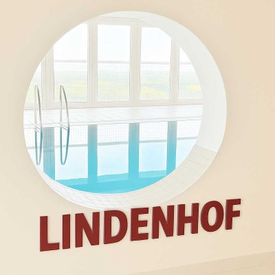 Sehr schöne 3-Zimmerwohnung mit Balkon zur Kapitalanlage. Ca. 85,19 m². Rheinblick und Schwimmbad.