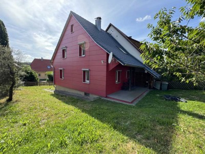 Doppelhaushälfte mit großem Garten und energetisch sanierter Fassade