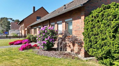 Großzügiger Bungalow mit ausgebautem Dachgeschoss in Adelheidsdorf